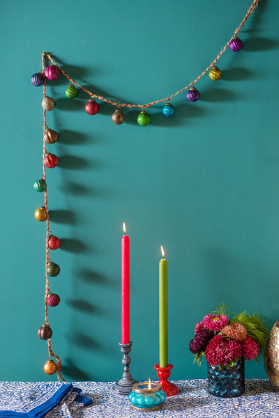 Garland with 20 Small Frosted Metallic Glass Baubles - Ian Snow