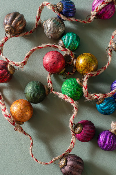 Garland with 20 Small Frosted Metallic Glass Baubles - Ian Snow