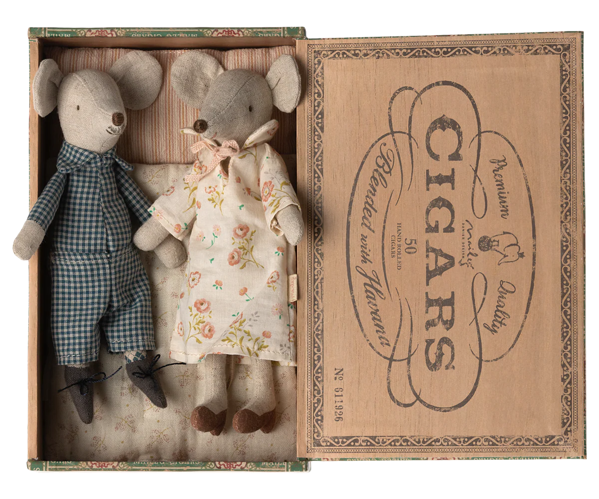 Two toy mice in a decorative box labeled 'Cigars'.