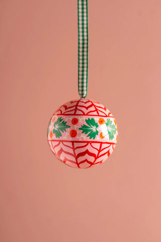 Pink & Ivy Bauble - Ian Snow