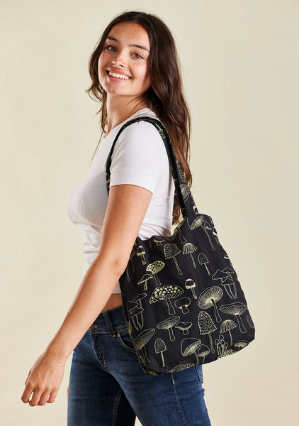 Mushroom Tote Bag: Black(BK)